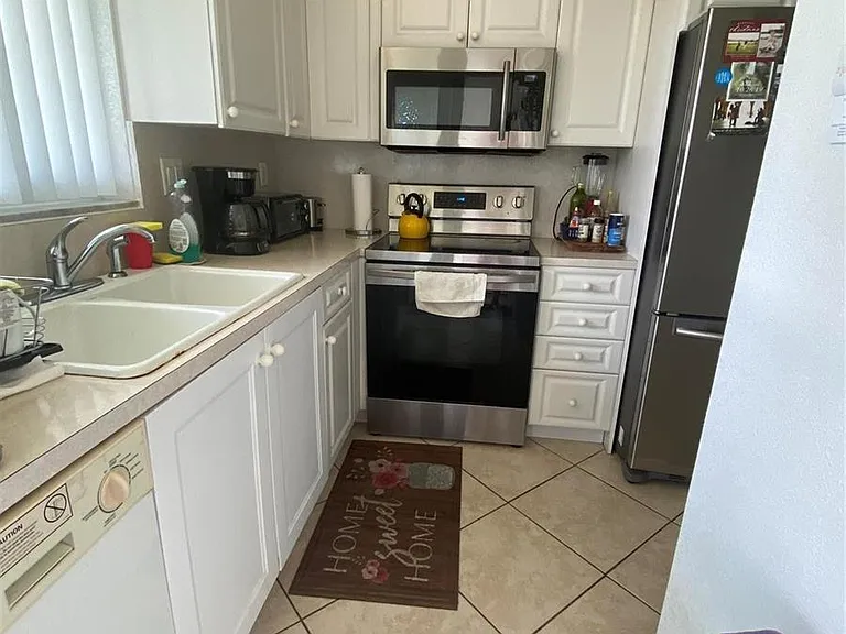 2100 NE 38th St #216 — Photo 3