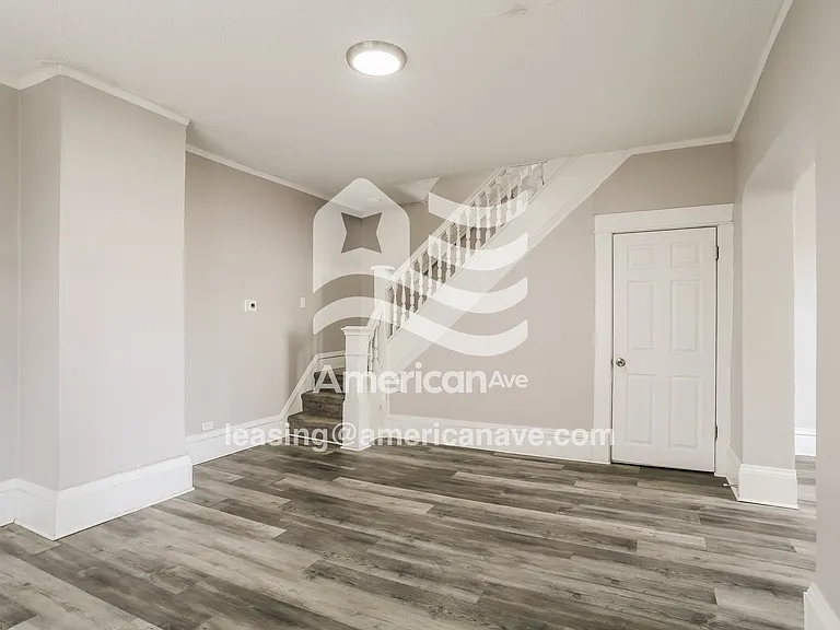 879727_003_living_room_14395653.jpg