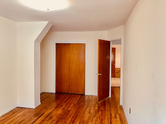 5th image of 22-29 38th St #1R