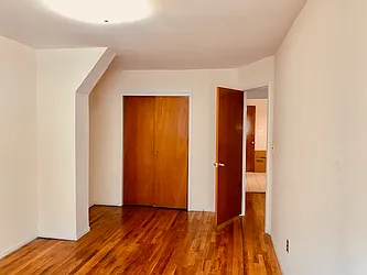 Rented by Zikos Realty Services