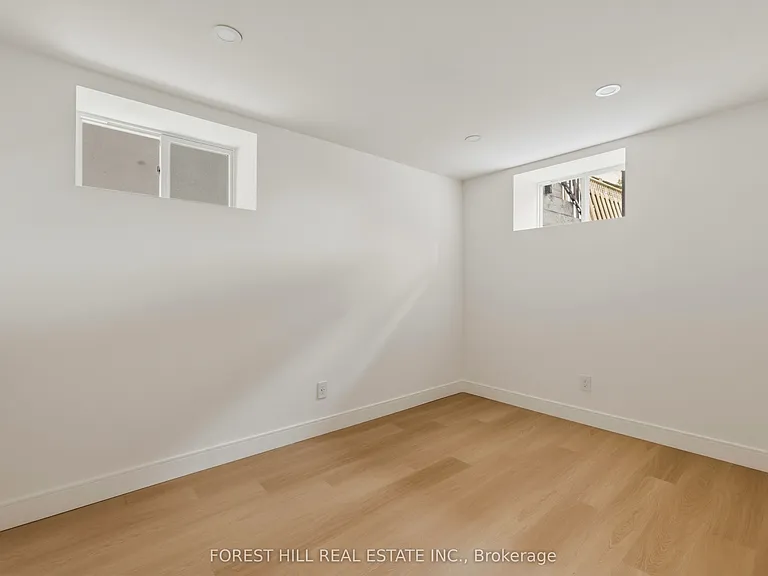 250 Hallam St #LOWER — Photo 13