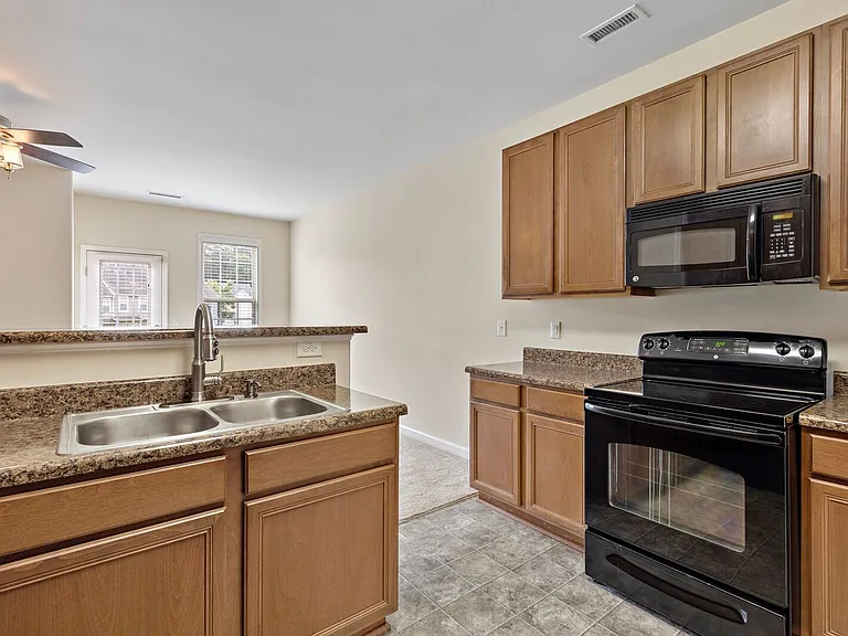 3240 Warm Springs Ln — Photo 5