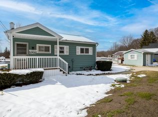 527 Canal Dr, Brooklyn, MI 49230