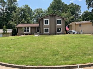 355 Soft Pine Trl, Roswell, GA 30076