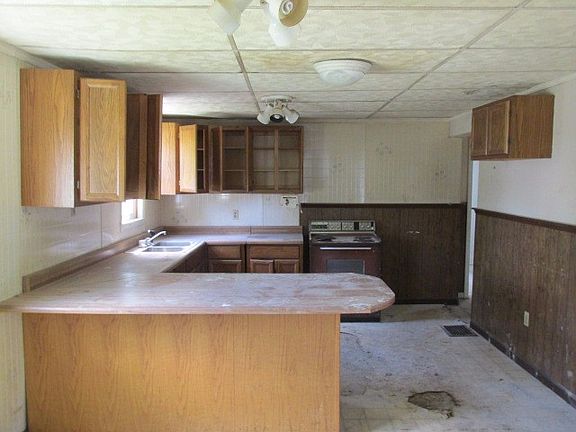4th image of 329 N Oakland St