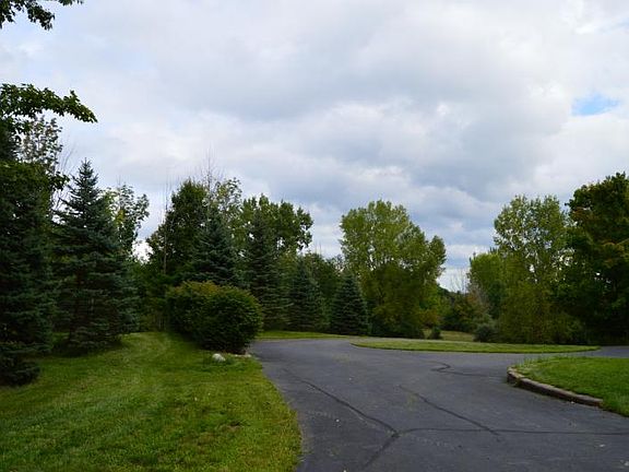 5th image of 512 Williamsburg Dr