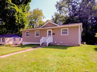 1118 Elm Pl, Dixon, IL 61021