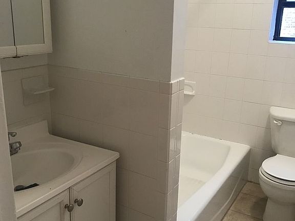 4th image of 4307 42nd St APT 5B