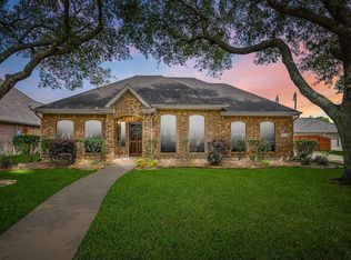 2833 Trevino Ct, Friendswood, TX 77546