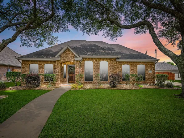 2833 Trevino Ct, Friendswood, TX 77546