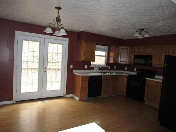 5th image of 206 Smithview Dr