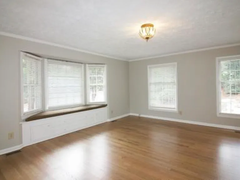 105 S Ridge St — Photo 46