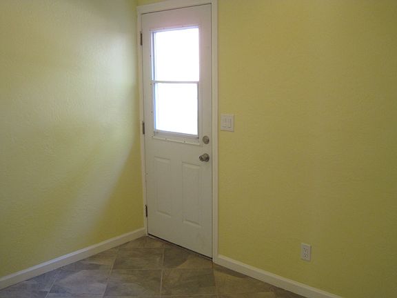 5th image of 2122A Cliff Dr #A