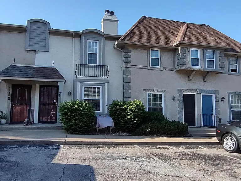 8328 Metcalf Ave — Photo 3