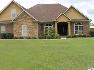377 Boys Ranch Rd, Hartselle, AL 35640