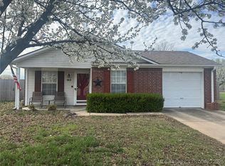 612 S Seminole Ave, Dewey, OK 74029