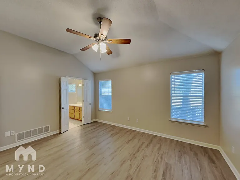 8313 Regal Bend Dr — Photo 14