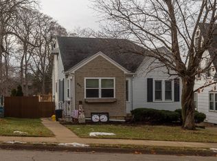 681 Perry St, Dubuque, IA 52003