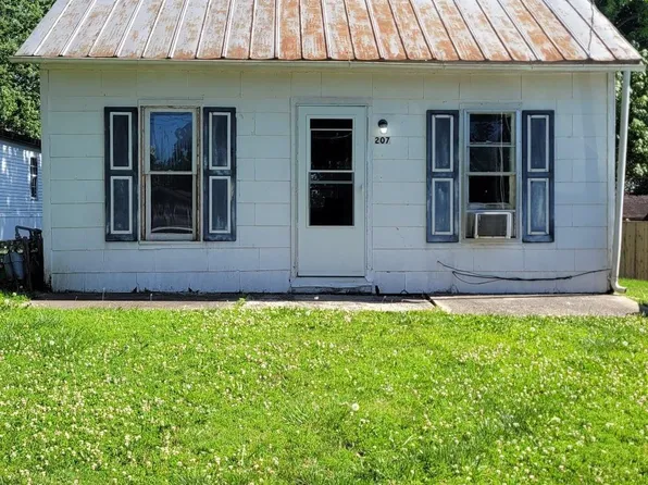 205-207 W Perkins St, Payson, IL 62360