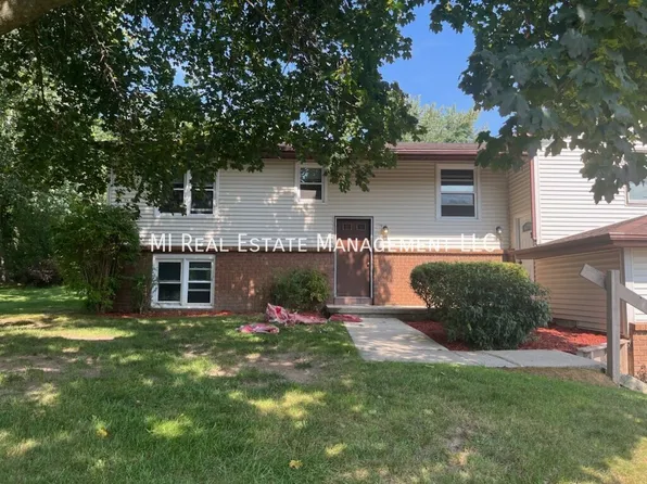 4884 Stauffer Ave SE, Grand Rapids, MI 49508