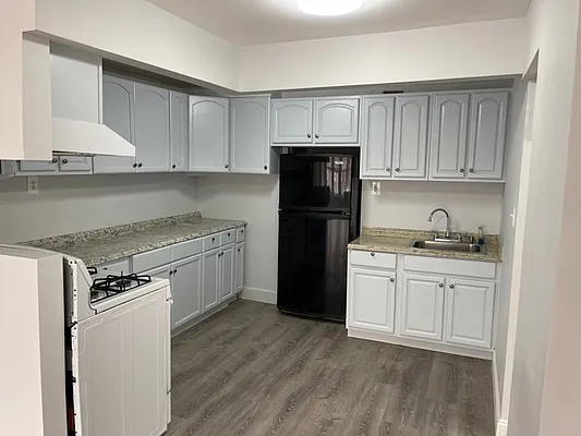 Rented by 18 REALTY | media 5