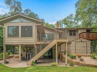 9255 Cedar Forest Rd, Eden Prairie, MN 55347