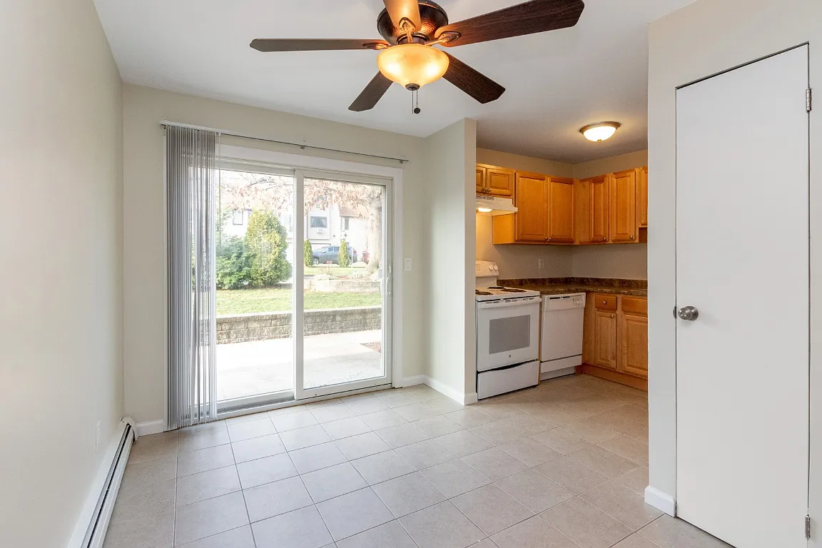 101 Maple Tree Ave — Photo 4
