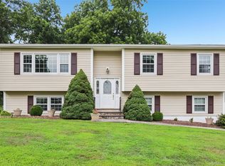 4 Babcock Ct, Stony Pt, NY 10980