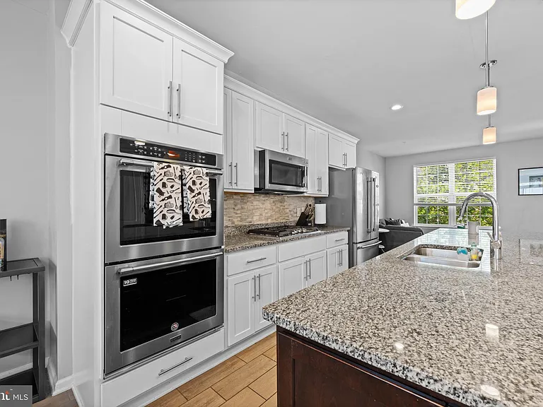 10607 Meridian Hill Way — Photo 8