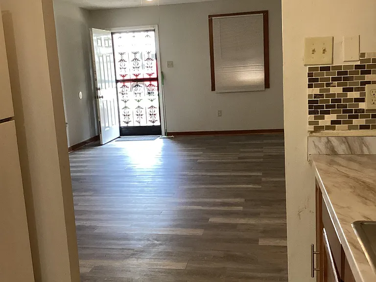 1393 Gold Ave — Photo 6