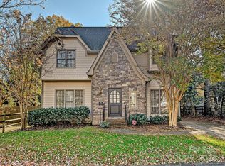 820 Millbrook Rd, Charlotte, NC 28211