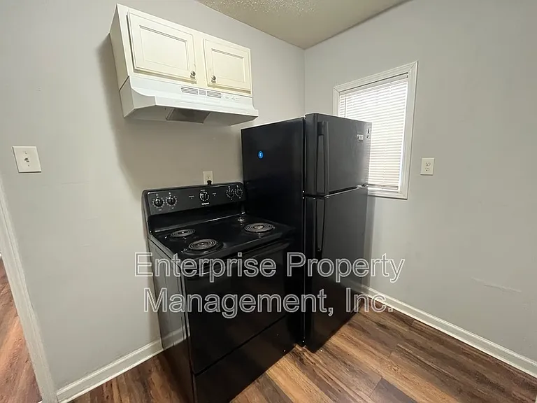 677 Buntyn St #2 — Photo 5