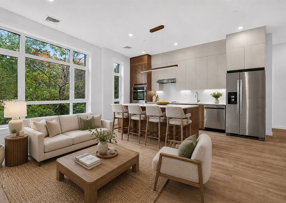 1st image of 13 Warwick St #206