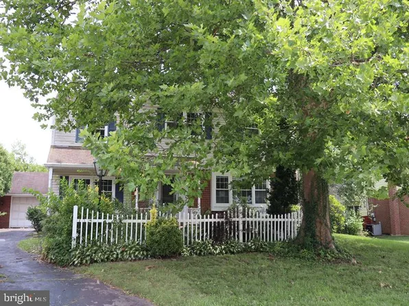 2996 Sheffield Dr, Plymouth Meeting, PA 19462