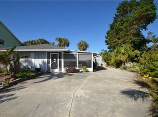 2571 Tamarind St, Saint James City, FL 33956