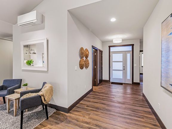4th image of 25701 Seabrook Pl NE