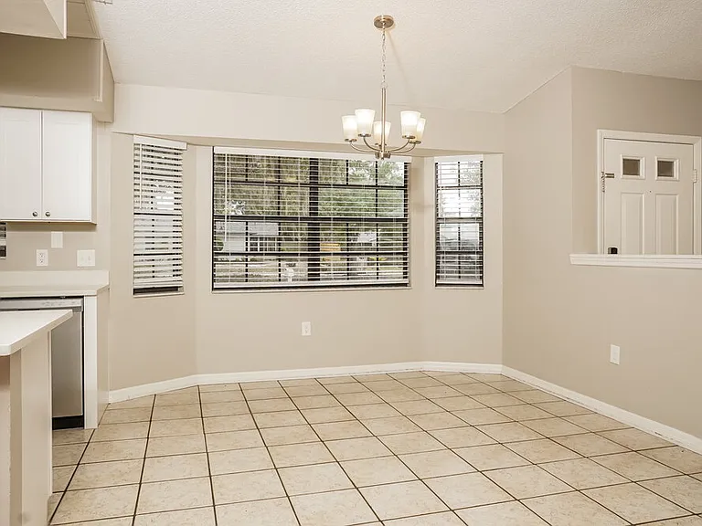 5785 Colonial Oaks Blvd — Photo 5