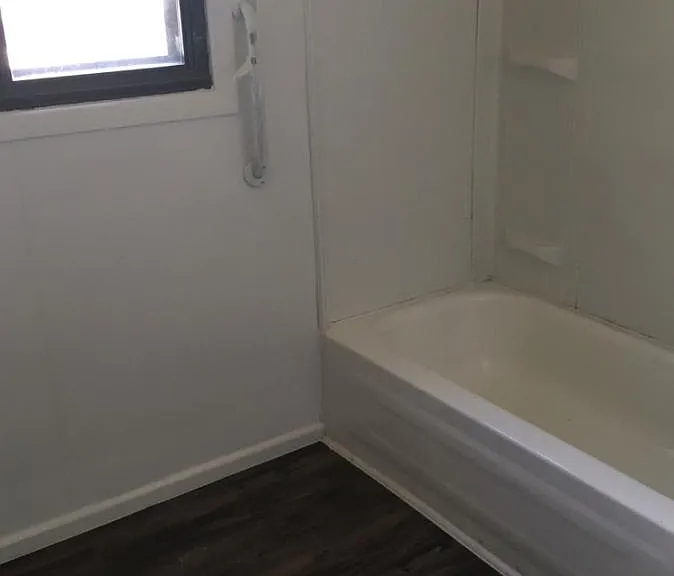407 Terrace Cir — Photo 3