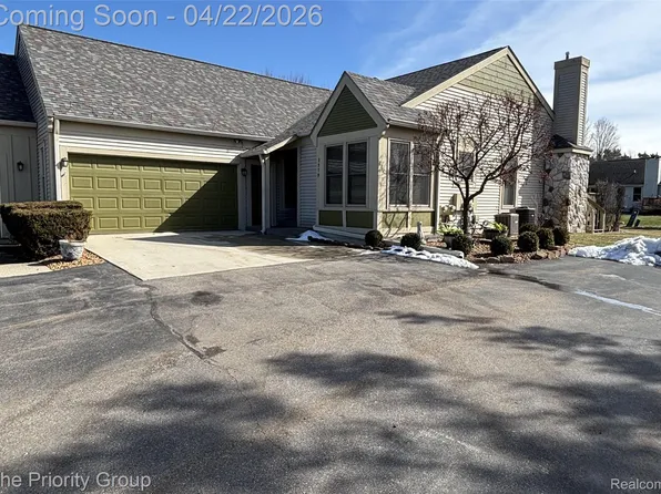 3579 Wedgewood Dr, Lapeer, MI 48446