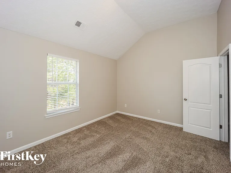 855 Chapman St — Photo 12