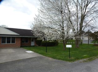 136 Pin Oak Rd, Thompsontown, PA 17094