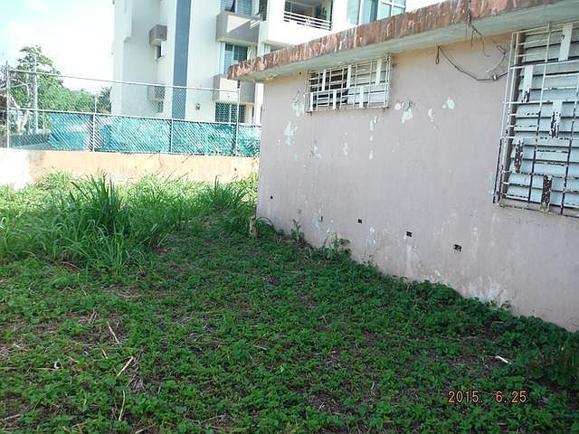 2nd image of 932 Calle 33