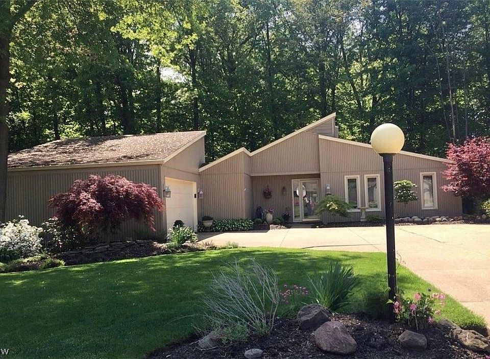 1st image of 9822 Pebble Brook Ln