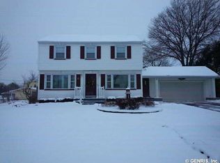 17 Wheatfield Dr, Rochester, NY 14616