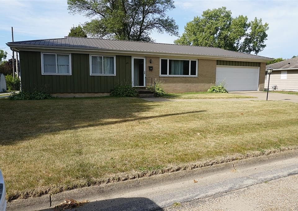 1st image of 402 Pinehaven Dr