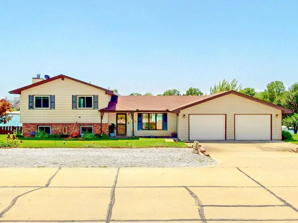 3027 Timber Edge Dr, Columbus, NE 68601