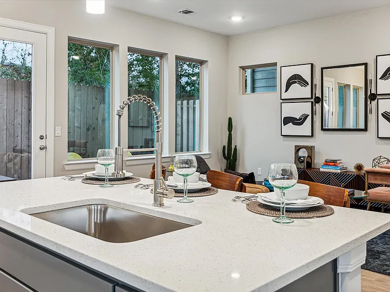 810 Glowing Dawn Dr — Photo 14