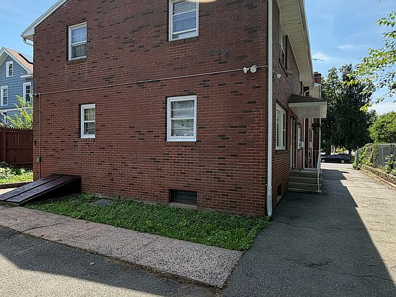 4th image of 55 Parmalee Avenue