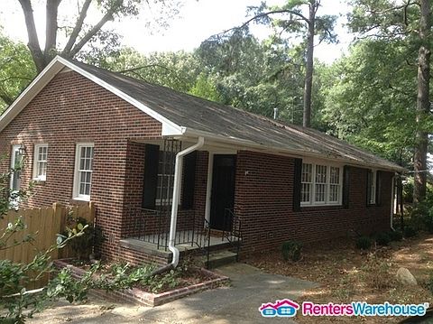 2nd image of 830 Pinehill Dr SE