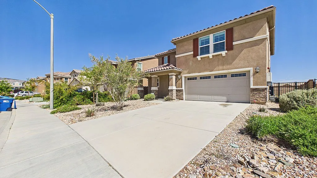 Building Photo - 2619 Candleberry Way